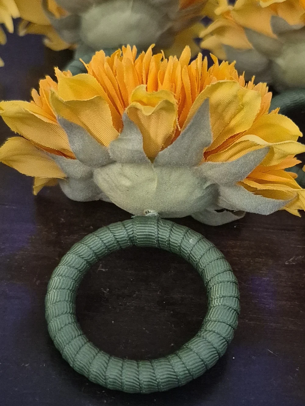 Pottery Barn Sunflowers Napking Rings Set Of 6.